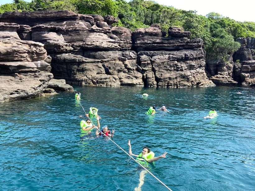 Phu Quoc: 4 Islands By Speedboat & Cable Car Trip - Gam Ghi Island and the coral reef