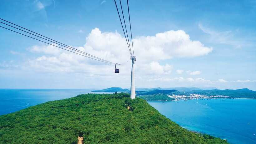 Phu Quoc: Cable Car Ride and 3 Islands Boat Tour with Lunch - The cable car across the An Thoi Archipelago