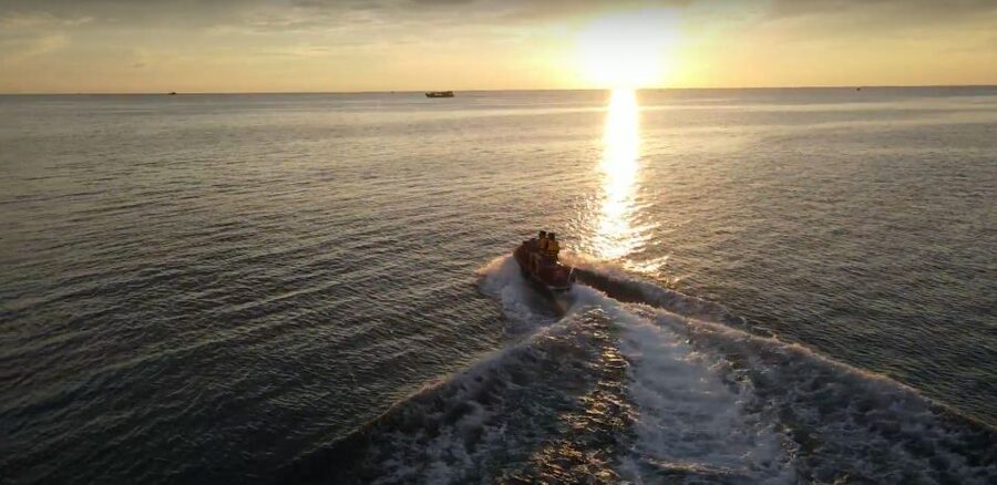 Phu Quoc: Explore 3 islands & Exciting Jetski Combo Tour - Sunset Town closes the day