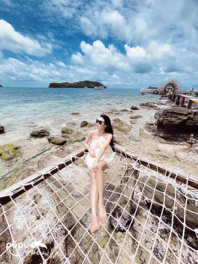 Phu Quoc Full-Day 4 Islands Snorkeling Tour With Cable Car - Buom Island and the coral reefs