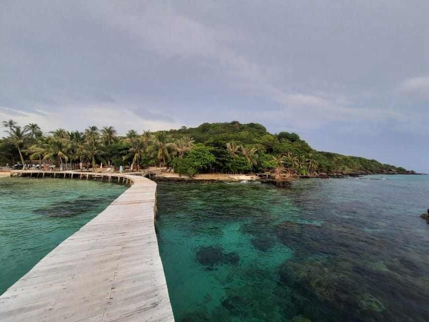 Phu Quoc Snorkeling Explore Three Islands by Boat Tour - The first stop near Kim Quy Island