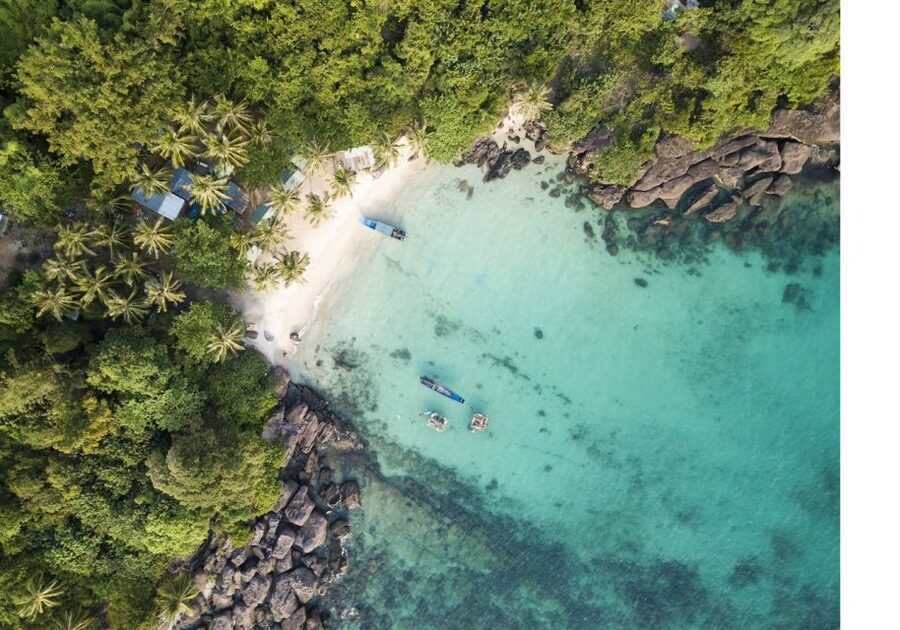 Phu Quoc: Speedboat Tour of 4 Islands with Snorkeling & BBQ - Buom Island brings the best underwater time