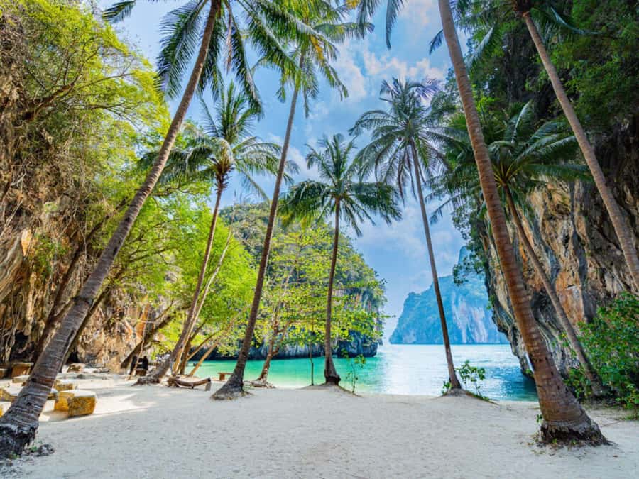 Phuket: 4 Islands Krabi Adventure & Snorkeling Day Tour - Lao Lading: an easy first island stop