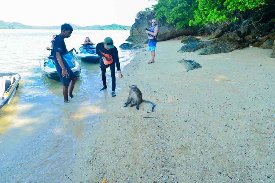 Phuket: 5 or 8-Island Jet Ski Tour with Lunch and Transfer - Rang Yai and Rung Noi for beach scenery