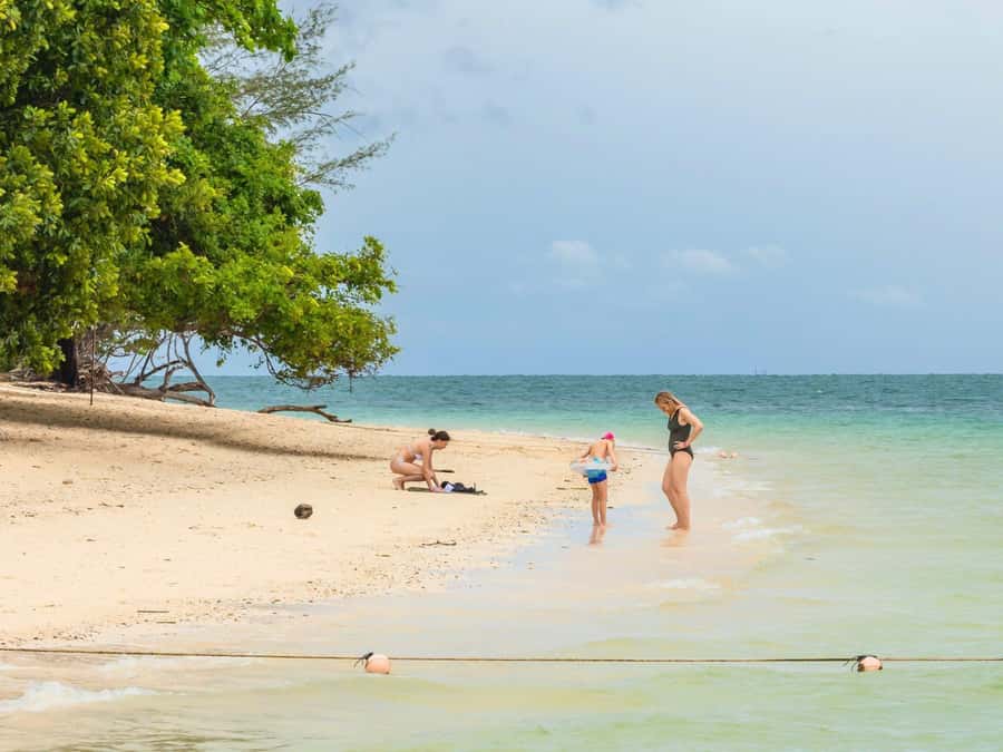 Phuket: 7 Wonders of Phang Nga Bay 6-Islands Tour - Lunch and local life at Panyee Island