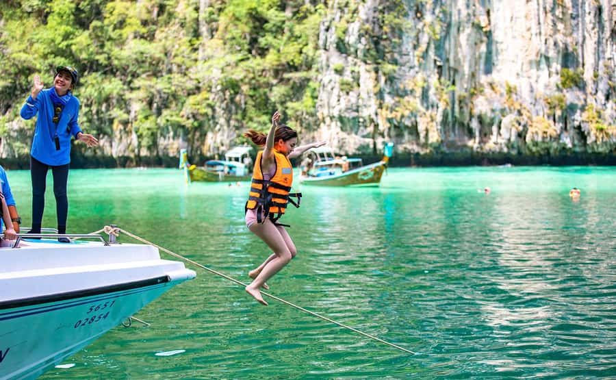 Phuket: Maya Bay, Phi Phi, Green, and Khai Islands Day Trip - A long island day from Phuket