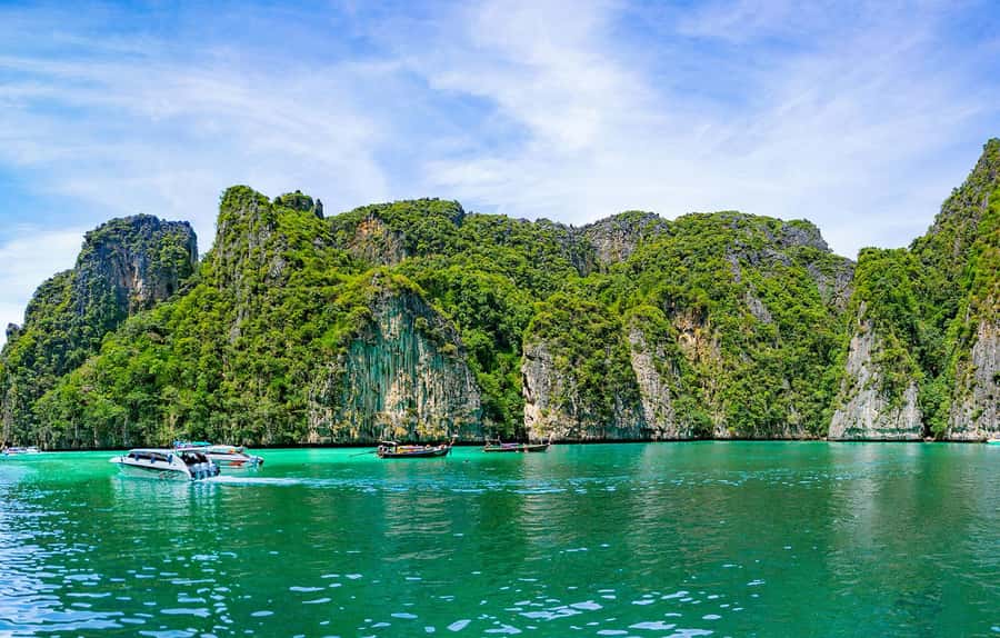 Phuket: Maya Bay, Phi Phi, Green, and Khai Islands Day Trip - Khai Nui and Khai Nok at the end of the day