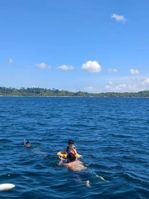 Port Barton: Island Hopping with Lunch,Hotel Transfer & Fees - Maxima Island Beach for swimming and photographs