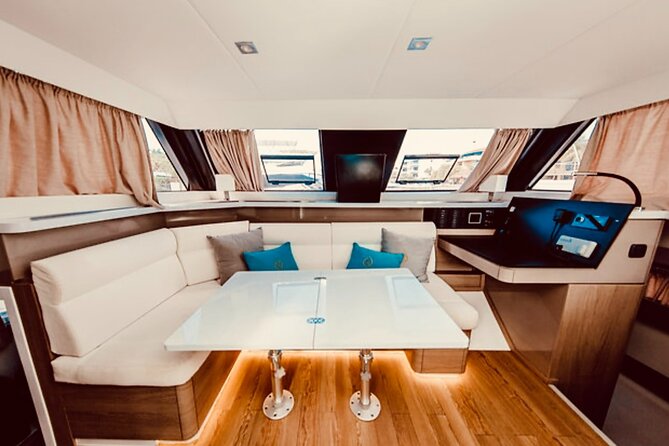 PREMIUM catamaran excursion archipelago of La Maddalena - Porto della Madonna and the first waterside views