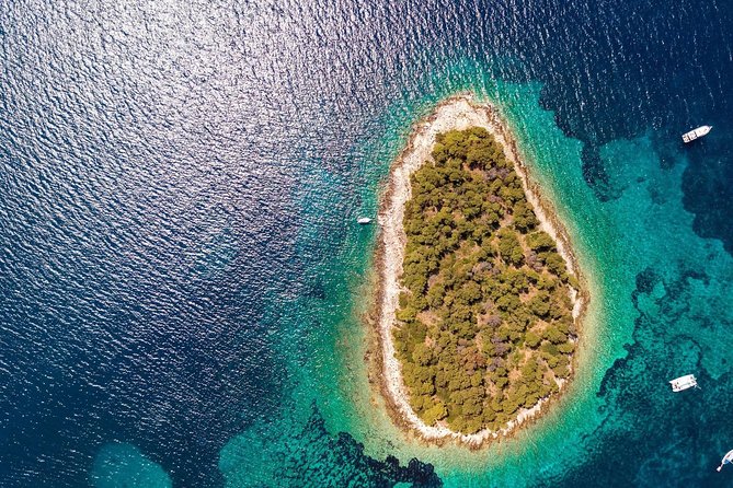Private 3 islands Tour With Speed boat to Blue Lagoon and Solta from Split or Trogir - A full day out from Split or Trogir