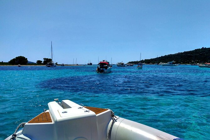 Private boat tour to Blue Lagoon & 4 Islands - The Nećujam sunken boat and the flexible stop