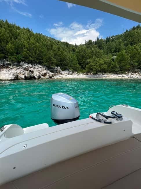 Private Elafiti Boat Tour- Visit Blue Cave and beach Sunj - Blue Cave and the three cave stops