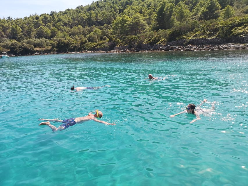 Private Island Hopping Boat tour around Zadar with Drinks - The skipper makes the difference