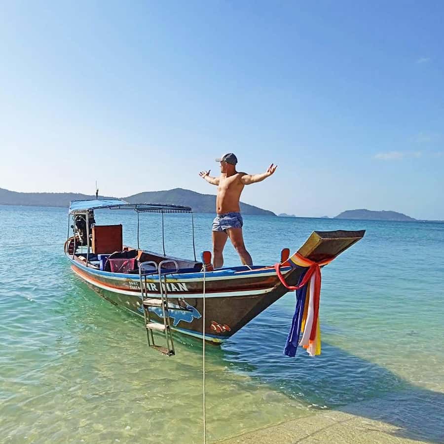 PRIVATE KOH SAMUI TOURS - SECRET ISLANDS BOAT TRIP - A Thai lunch beside the Gulf of Thailand