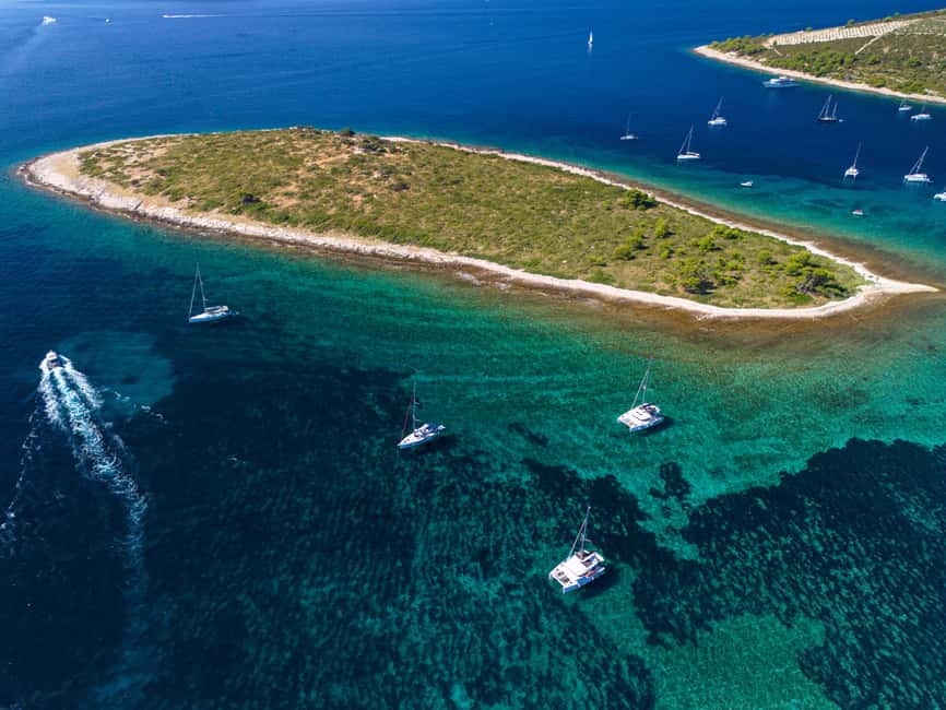 Private Speedboat Tour: Blue Lagoon & 3 Islands from Split - What the private speedboat changes