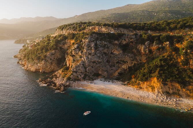Private Speedboat Tour over Elaphiti Islands and Hidden Caves - Bruno makes the private format work