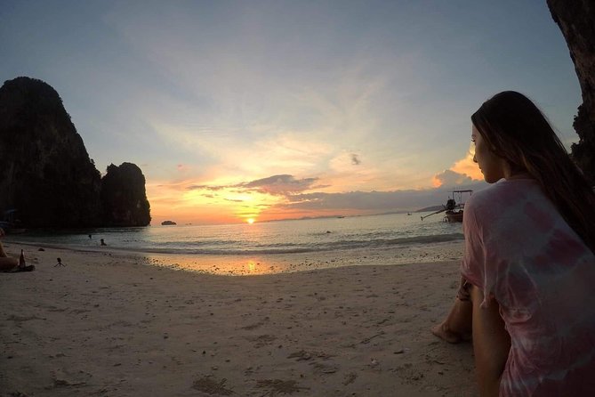 Private Tour to Hong Islands & 4 Islands with Sunset & Night Snorkel - Tup Island is a short turquoise-water stop