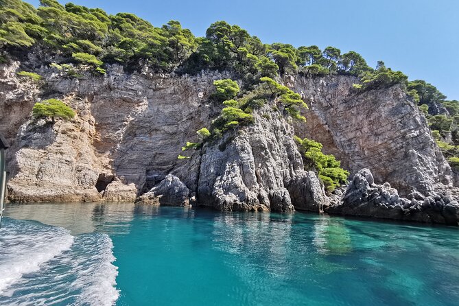 Rent a luxury speed boat for great fun on this Elaphiti Islands tour - Four hours or eight hours: choose carefully