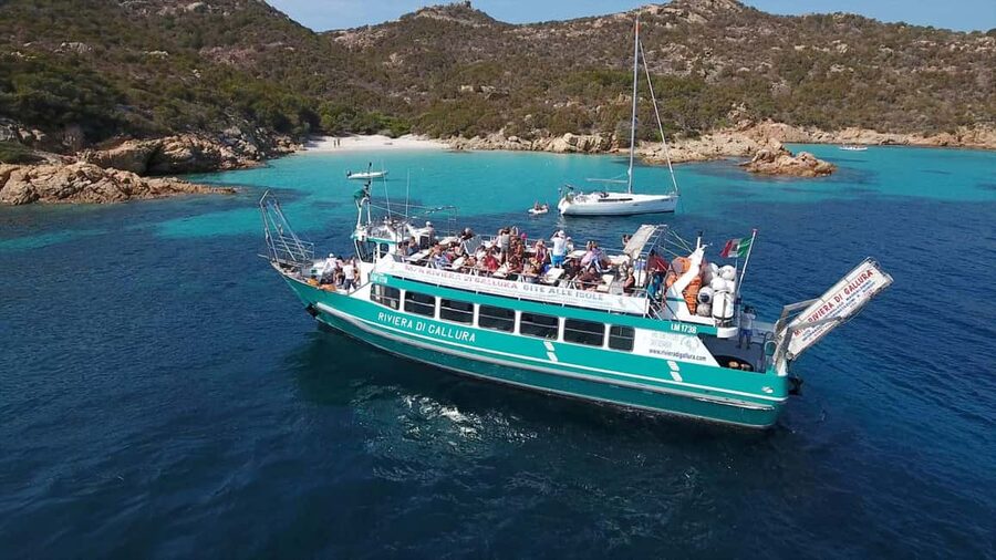 Riviera di Gallura_Excursions La Maddalena Archipelago - Spargi and Cala Corsara: your first long stop