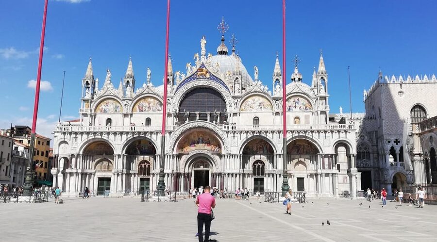 Rome: Venice Day Trip with Islands Cruise and City Walk - Rialto Bridge and the old market area
