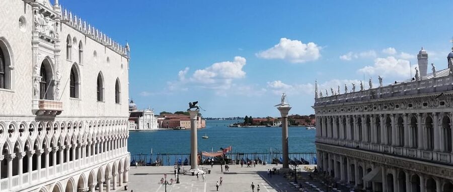 Rome: Venice Day Trip with Islands Cruise and City Walk - Murano and the art of Venetian glass