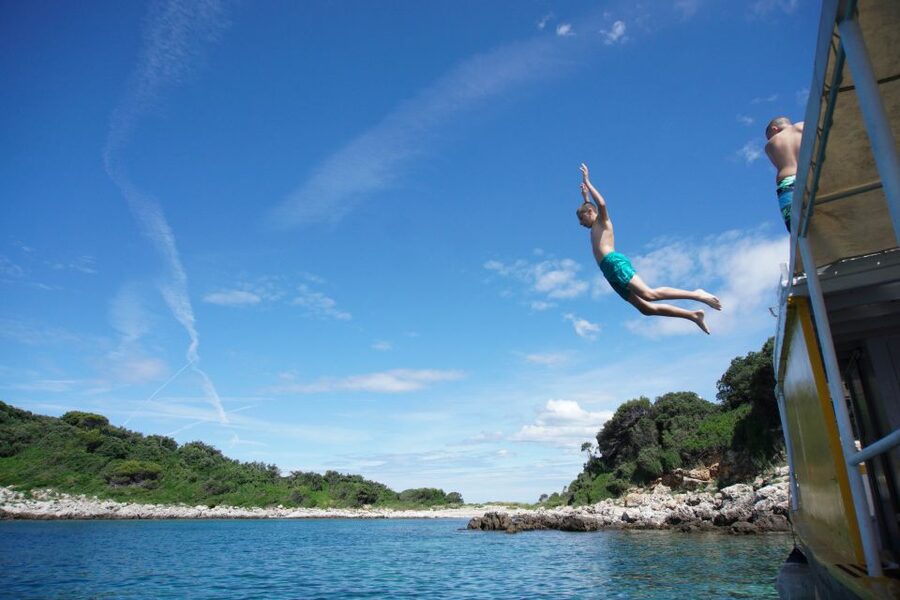 Rovinj Islands Boat Tour with Swimming - Canapés and drinks keep the middle of the trip easy