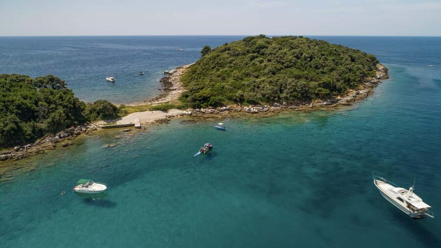 Rovinj: Luxury Island Hopping with Swimming & Snorkeling - Returning to Rovinj from the water