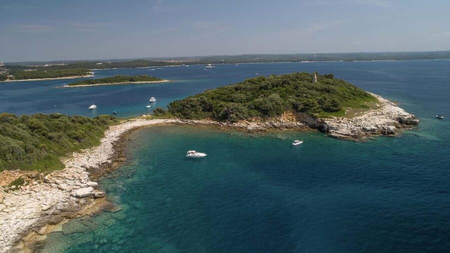 Rovinj: Rovinj Archipelago and South Coves Speedboat Tour - Why this boat trip works best as a private outing