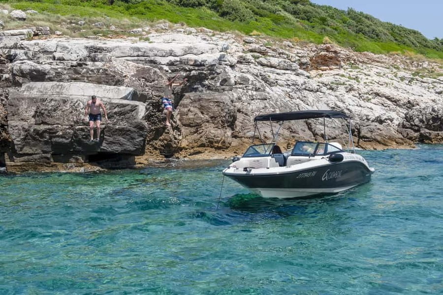 Rovinj: Rovinj Archipelago and South Coves Speedboat Tour - St. Ivan, snorkeling, and a choice of cliff jumps