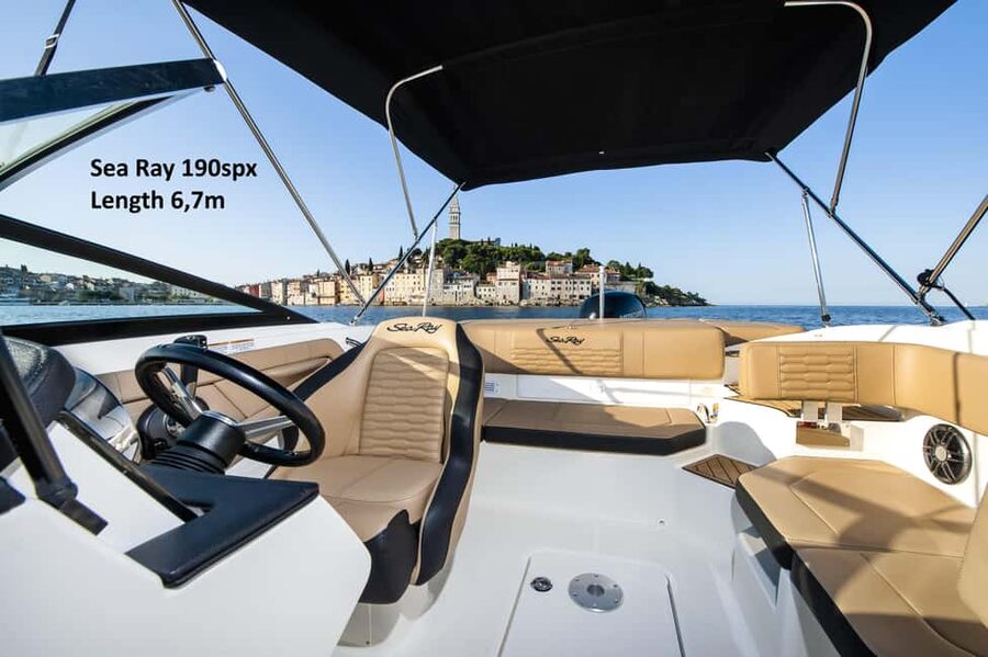 Rovinj: Rovinj Archipelago and South Coves Speedboat Tour - Cruising back past Rovinj