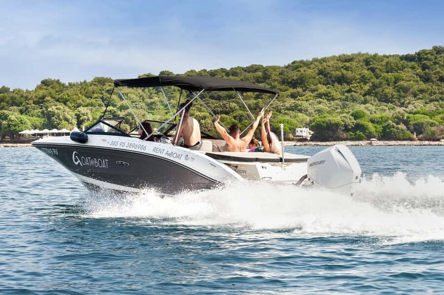 Rovinj: Rovinj Archipelago and South Coves Speedboat Tour - Starting beside Rovinj’s old town
