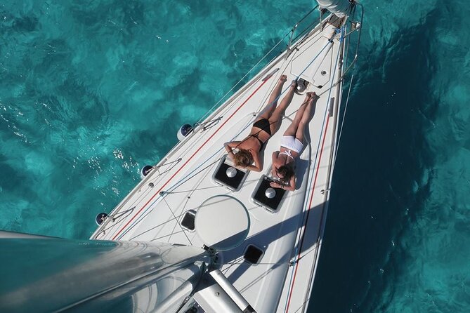 Sailing boat from Santa Teresa di Gallura to the Maddalena Archipelago - Why this sailing day is different from a standard island cruise