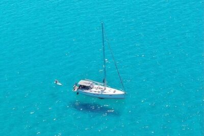 Sailing boat tour in the Maddalena Archipelago
