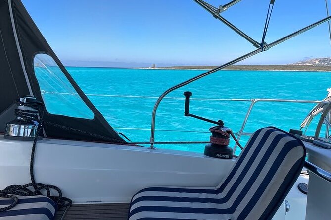 Sailing boat tour in the Maddalena Archipelago - Food, drinks, and the social side