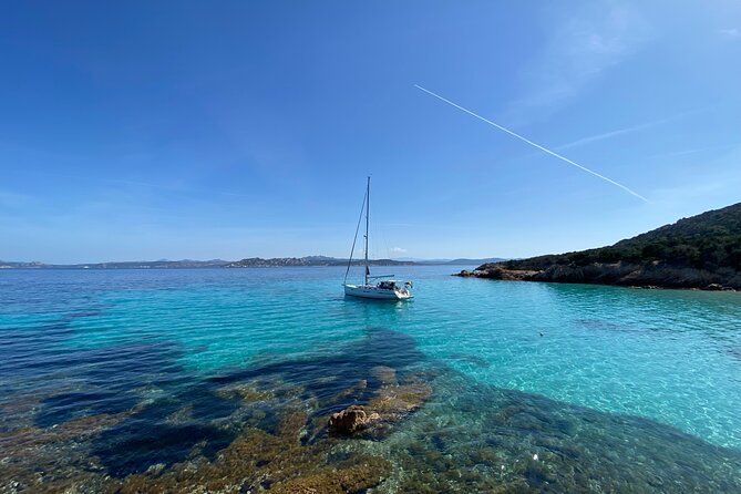 Sailing Cruise in Maddalena Archipelago from Maddalena - A crew that shapes the day