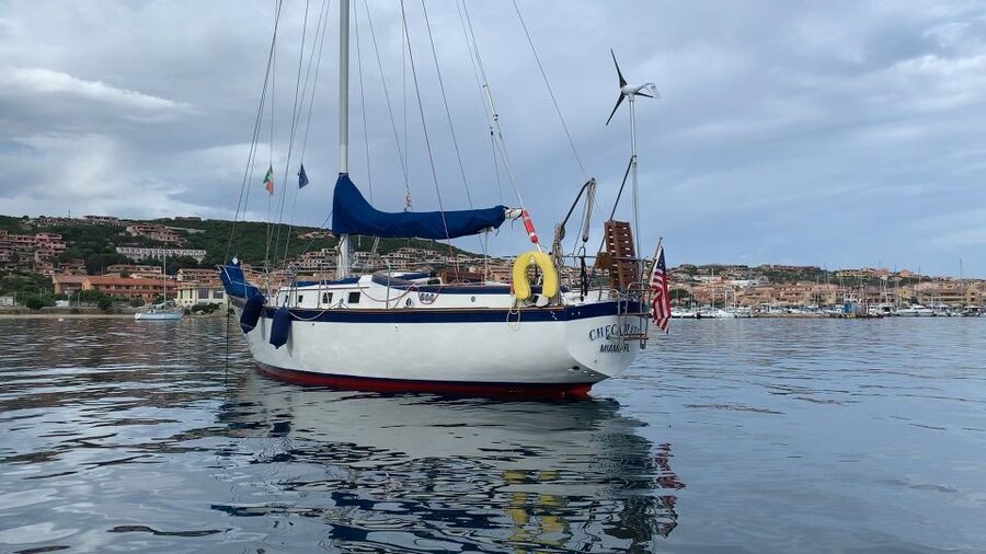 Sailing Maddalena Archipelago with a USCG licensed captain - Why a small sailboat changes the day
