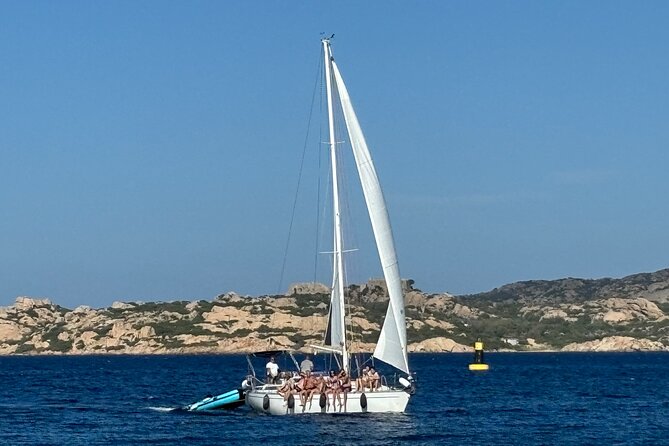 Sailing tour in the Archipelago of La Maddalena - Spargi starts the day with a swim