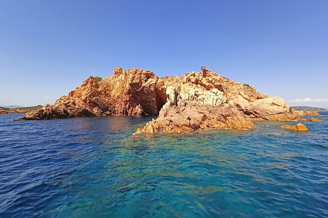 San Teodoro: Mini Tour of the Tavolara Archipelago - Molara’s natural pools are the main water stop