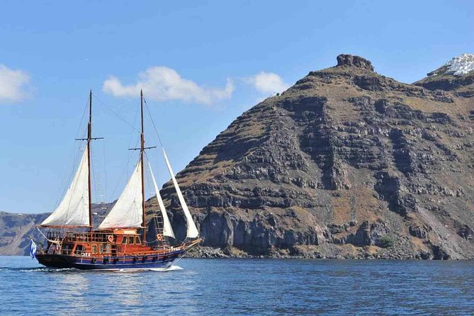 Santorini Volcanic Islands Cruise: Volcano,Hot Springs,Thirassia and Oia Sunset - Lunch and limited exploration on Thirassia