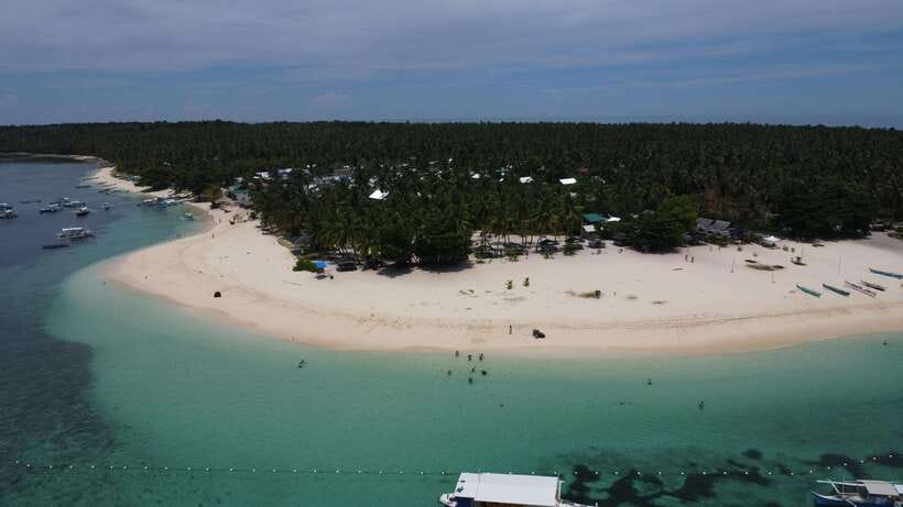 SIARGAO TRI-island DAKU/NAKED/GUYAM free drone/lunch - Guyam Island, a compact first stop