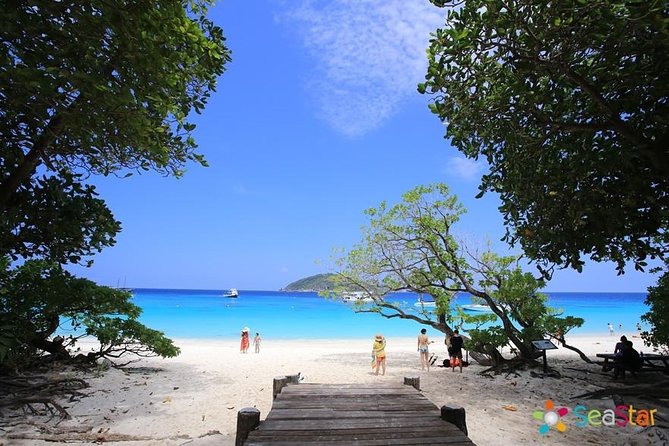 Similan Islands Day Trip by Speedboat From Phuket - Crowds, comfort, and the group atmosphere