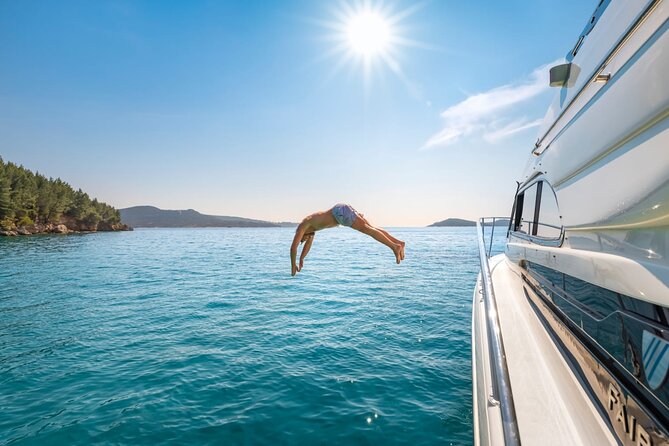 Small group tour by premium yacht to Elaphite Islands - Koločep and the Blue Cave swim