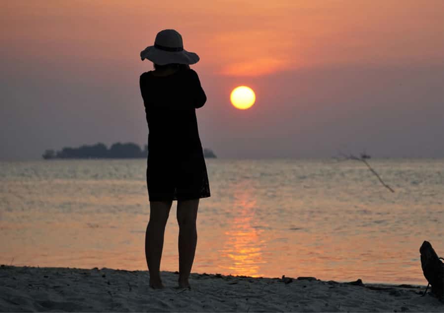 Snorkelling & islandhopping tour Karimunjawa (sharing tour) - Sunset on the return to Karimunjawa