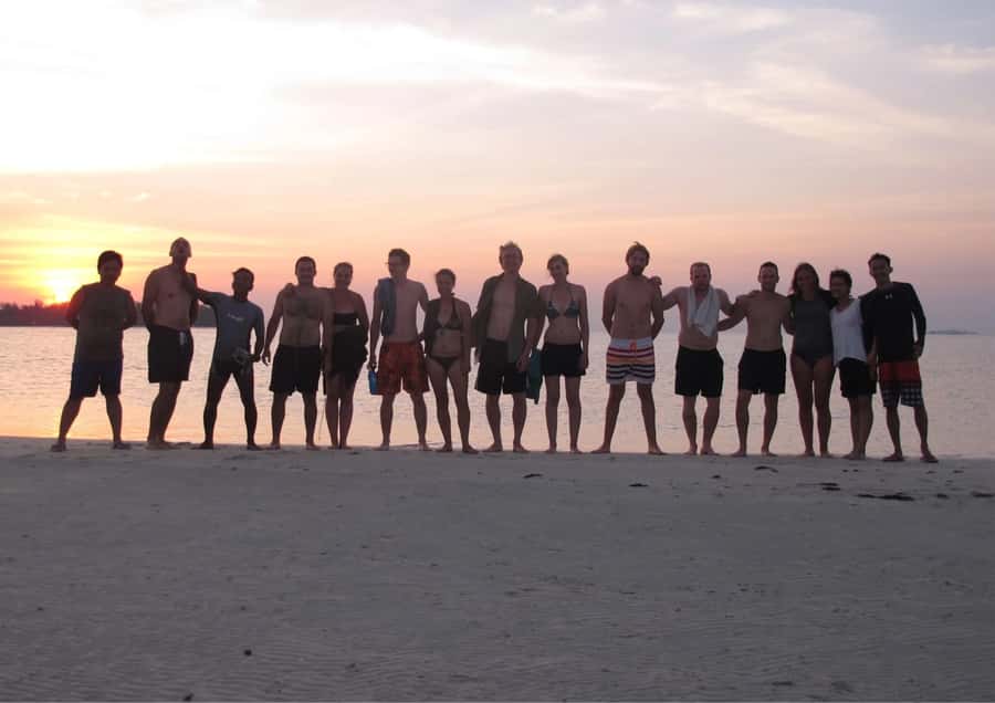 Snorkelling & islandhopping tour Karimunjawa (sharing tour) - Shared boat limits and who should book