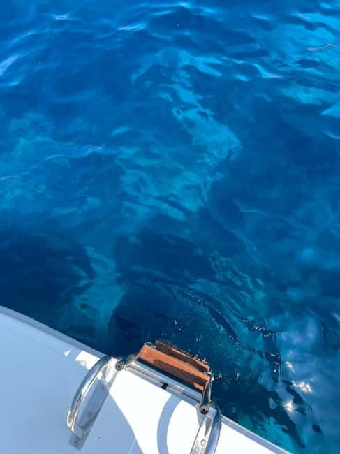 Split: 5 Islands Full-Day Tour to Blue Cave, Vis & Hvar - Stiniva Cove and the famous beach story