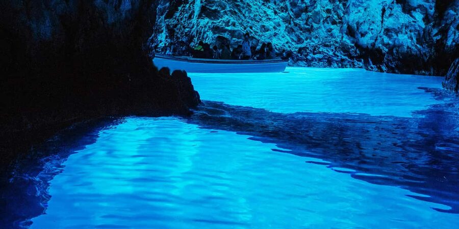 Split: Blue Cave & 5 Island Tour - Stiniva Bay and the Adriatic coast
