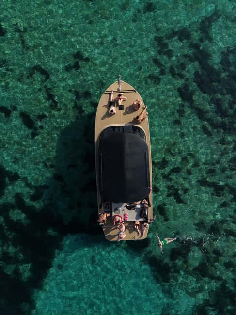 Split: Full-Day 4 Islands Tour by Luxury Boat - Four Adriatic islands from Split in one day
