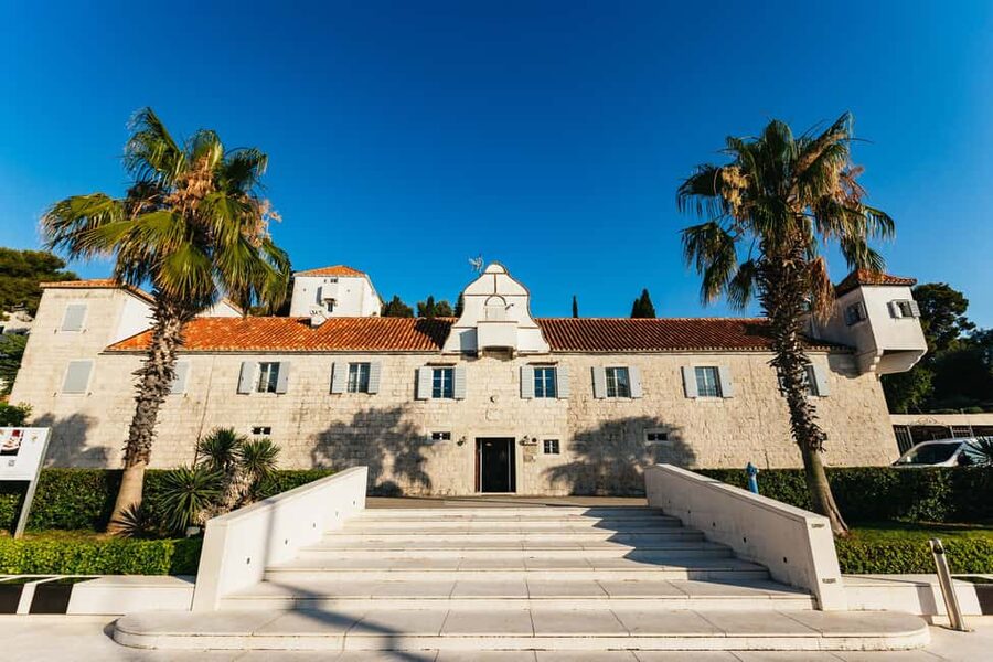 Split/Trogir: Blue Lagoon and 3 Islands Speedboat Tour - What the crew adds to the day