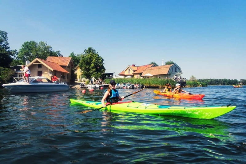 Stockholm: Archipelago Islands Kayak Tour and Outdoor Picnic - Paddling through the Stockholm Archipelago