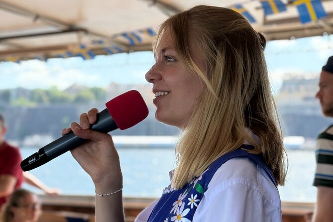 Stockholm: Archipelago Summer Tour with live guide - Through Stockholm’s narrow canals